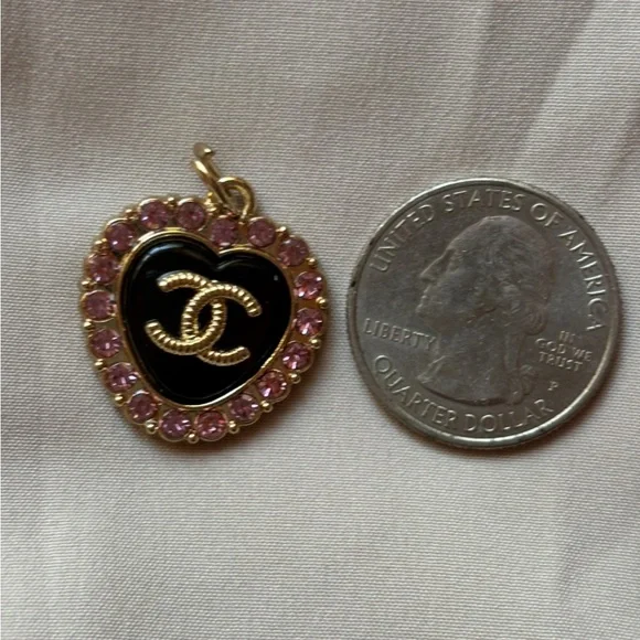 CHANEL Black and Gold Heart  with Iconic CC Logo - Picture 2 of 5